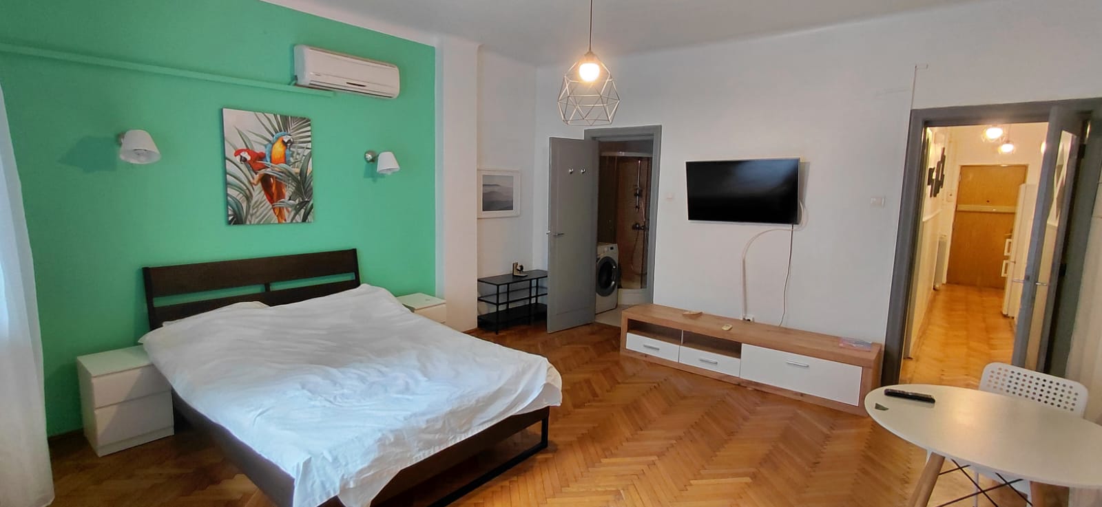 De inchiriat Garsoniera spatioasa locatie exceptie Universitate strada Edgar Quinet 3